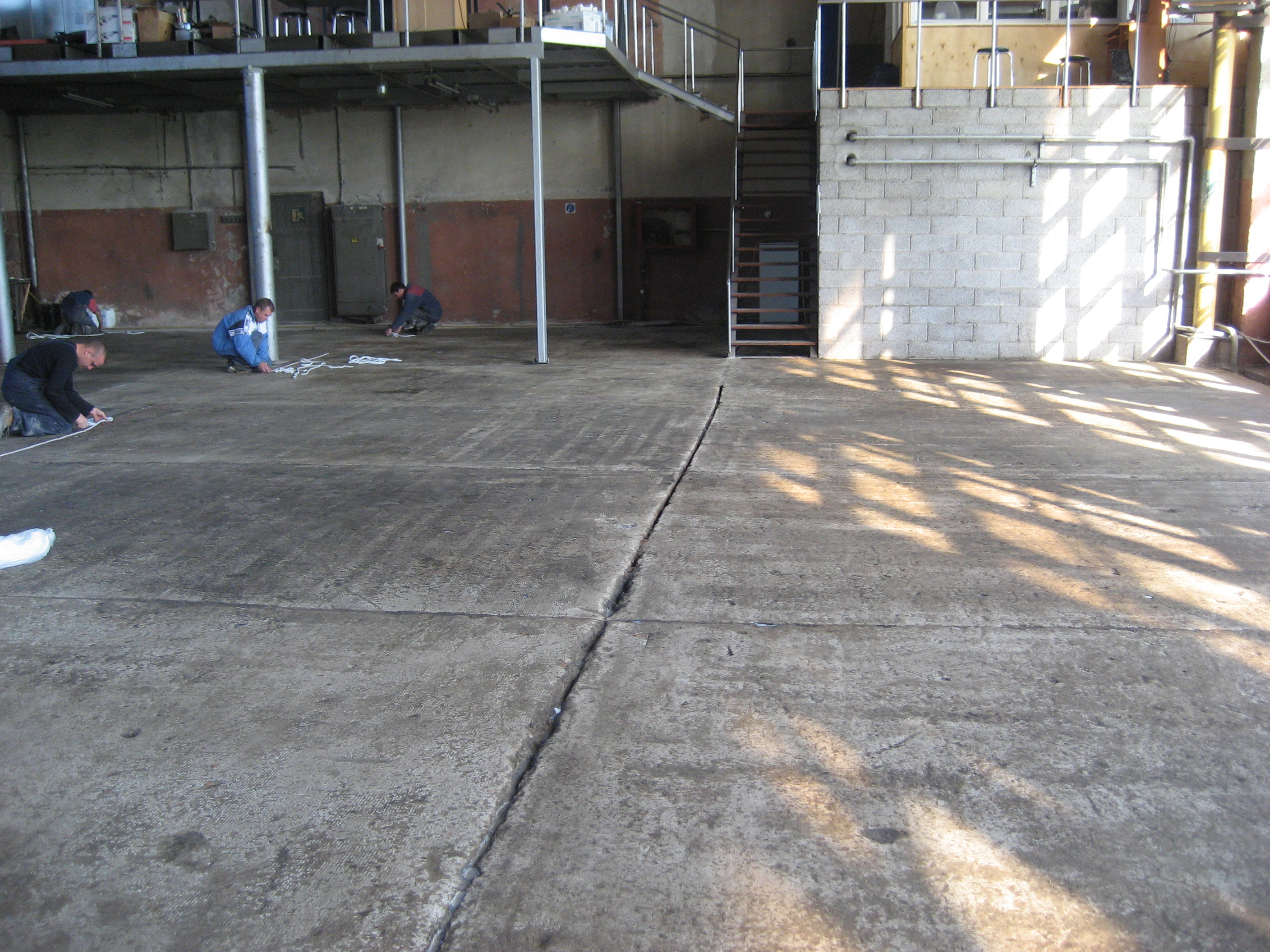 Savaime išsilyginantys cementiai misiniai, grindų danga, inovacinė drindų danga, pramoninė grindų danga, savaime išsilyginanti mišiniai, dangą betonine, pramoninė grindų mišinys, liejamos grindys, mišiniai cemento pagrindu, plonasluoksnė pramoninė grindys, grindų sistema, betoninių grindų problemos, grindų apsauga, chemini apsauga, grindų renovacija, grindų remontas, betoninių grindų remontas, spalvotas grindys, polimerines dangos, greitai džiūstantis grindys, remontinis mišiniai, greitai liejamas, lanksti grindų sistema, liejama spalvota grindų danga, cheminė premonė betonui, betono apsauga, inovacine grindų danga,3D danga, dekoratyvine danga, loft danga, grindu renovacija.